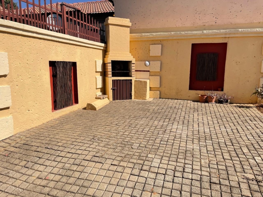 3 Bedroom Property for Sale in Tlhabane West North West